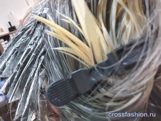 Crossfashion Group — Окрашивание в технике эйртач для деликатной маскировки седины