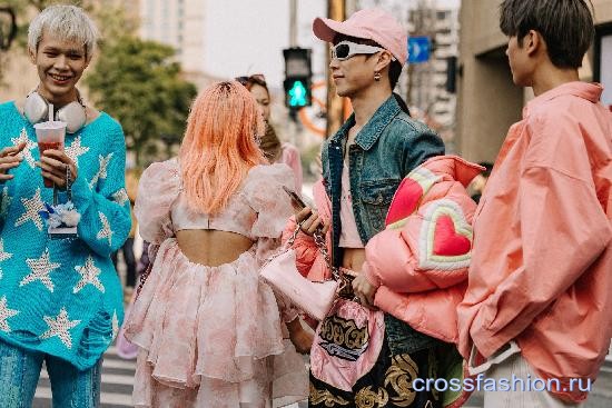Crossfashion Group — Стрит стайл Недели моды в Шанхае, сезон осень-зима 2023-2024